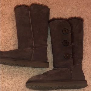 Brown tall uggs